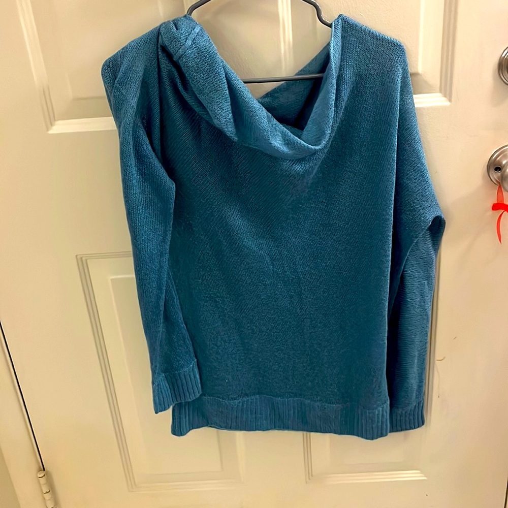 Forever 21 / LOL size L off shoulder sweater